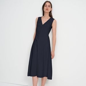 NWOT Theory V-Neck Linen Midi Dress in Navy (00)
